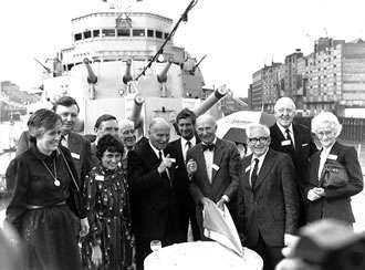 1984 reunion photo on board HMS BELFAST